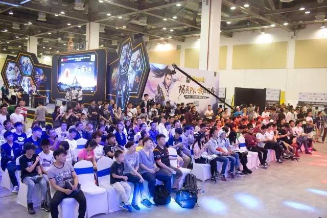 季后赛期间 季后赛期间