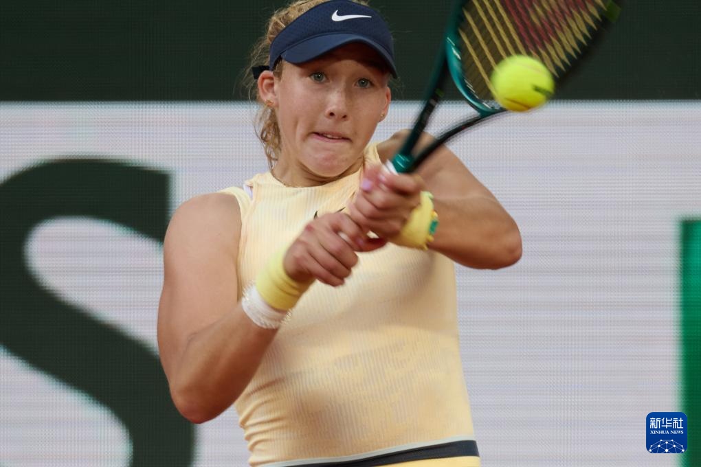 不少球迷在 不少球迷在