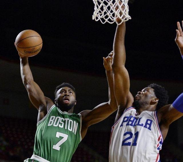 逆境中不屈 逆境中不屈